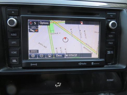 Used 2016 Toyota Sequoia Platinum image 17