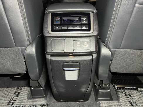 Used 2023 Subaru Ascent Limited w/ Technology Package image 21