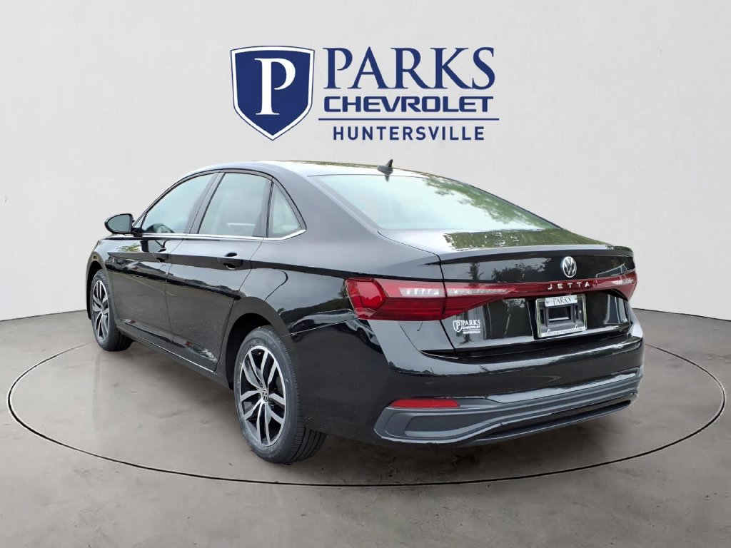 Used 2025 Volkswagen Jetta SE FWD image 29