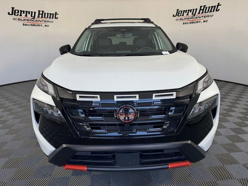 Used 2025 Nissan Rogue SV w/ Rock Creek Premium Package AWD/4WD image 5
