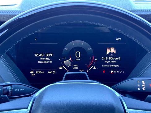 Used 2025 GMC Yukon XL Denali w/ Denali Reserve Package image 30