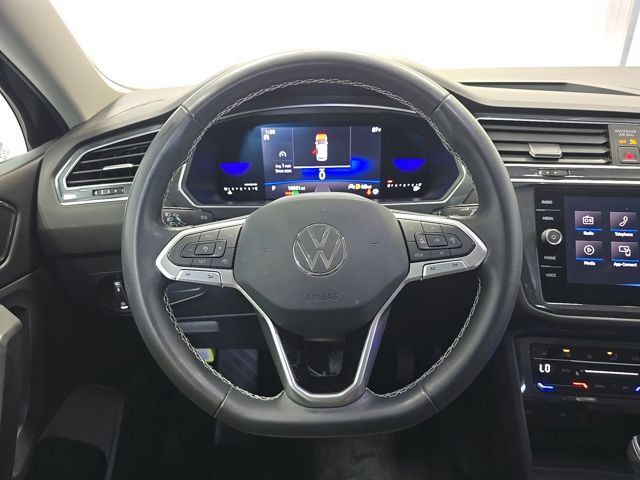 Used 2023 Volkswagen Tiguan SE FWD image 10