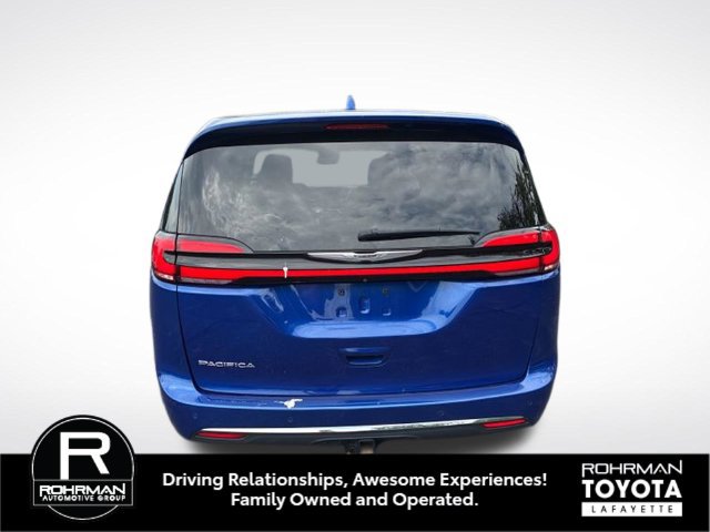 Used 2021 Chrysler Pacifica Touring-L FWD image 4