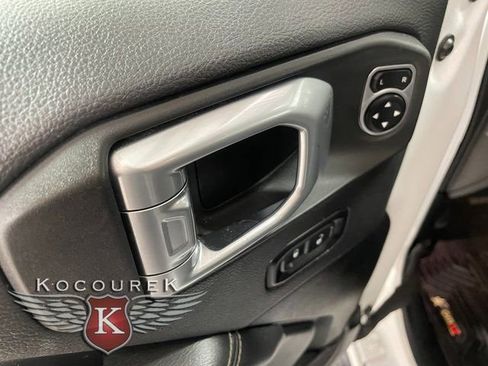 Used 2020 Jeep Gladiator Overland image 19