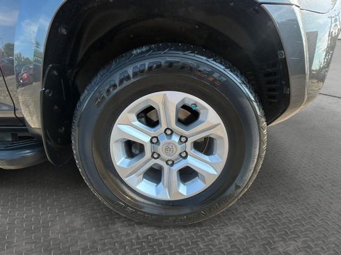 Used 2021 Toyota 4Runner SR5 Premium w/ Moonroof Package AWD/4WD image 17