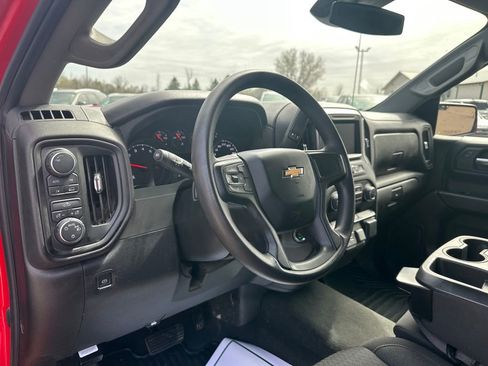 Used 2023 Chevrolet Silverado 1500 Custom image 12