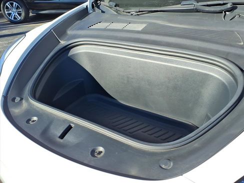 Used 2021 Tesla Model Y Long Range image 33