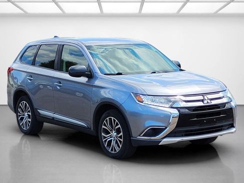 Used 2017 Mitsubishi Outlander ES AWD/4WD image 7