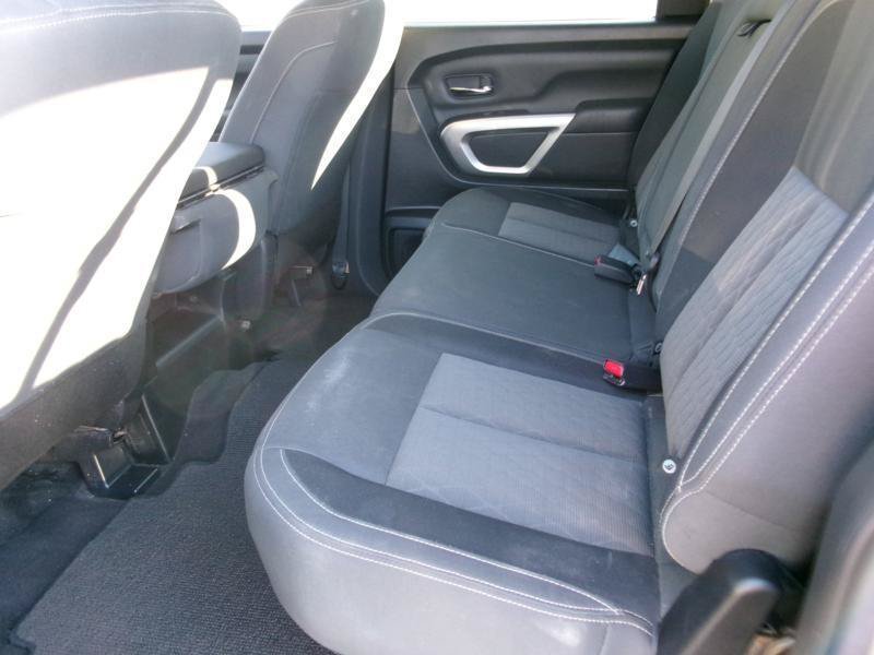 Used 2022 Nissan Titan SV RWD image 9
