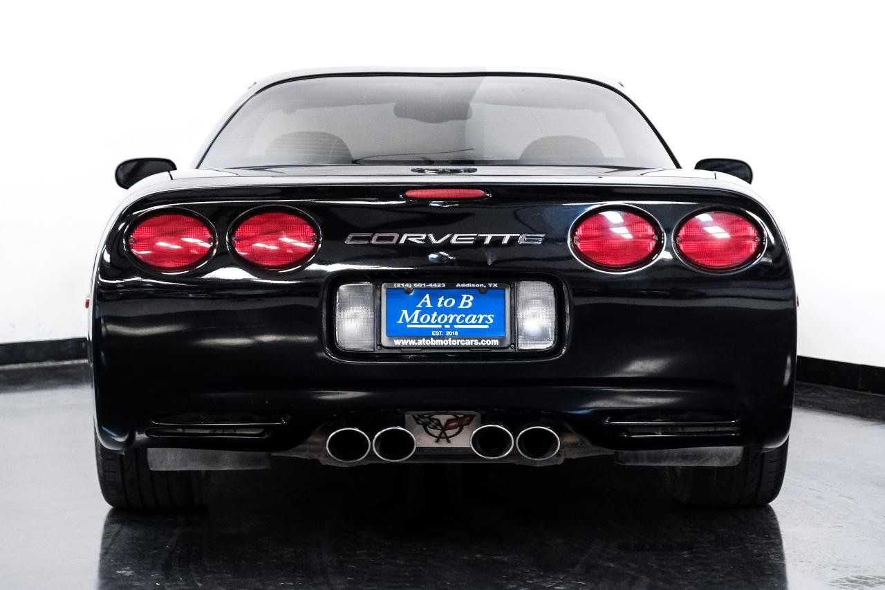 Used 2001 Chevrolet Corvette Coupe w/ Preferred Equipment Group2 RWD image 9
