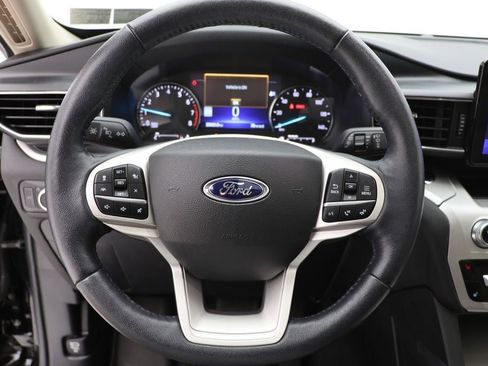 Used 2022 Ford Explorer XLT w/ Equipment Group 202A image 19