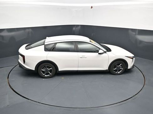 Used 2025 Kia K4 LXS image 42