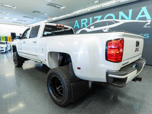 Used 2018 GMC Sierra 3500 Denali AWD/4WD image 9