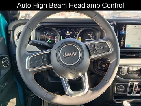 Used 2024 Jeep Wrangler Unlimited Sahara w/ Technology Group AWD/4WD image 20