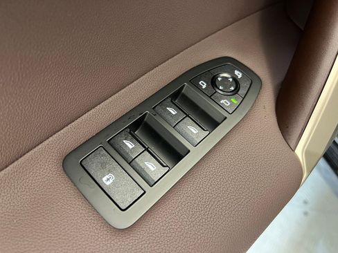 New 2026 BMW iX xDrive60 image 23