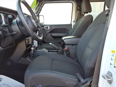 Used 2018 Jeep Wrangler Unlimited Sport S image 34