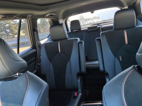 Certified 2025 Toyota Grand Highlander MAX Platinum image 26