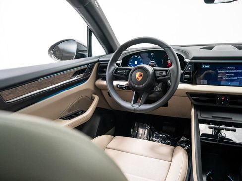 New 2026 Porsche Macan 4 Electric image 21