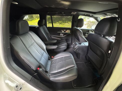 Used 2021 Mercedes-Benz GLS 580 4MATIC image 37