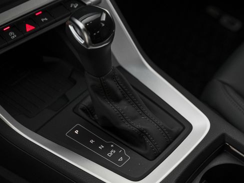 Certified 2025 Audi Q3 2.0T Premium w/ Convenience Package image 11