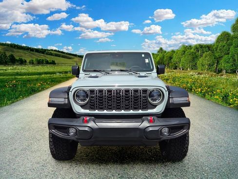 Used 2024 Jeep Wrangler Unlimited Rubicon w/ Technology Group AWD/4WD image 8