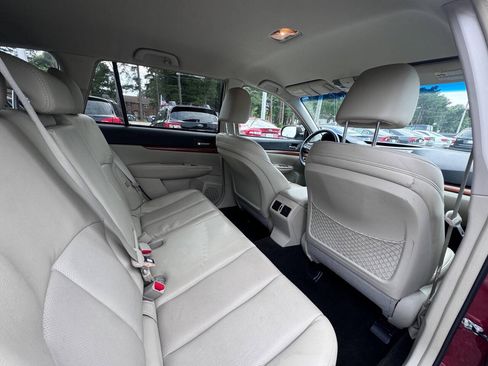 Used 2013 Subaru Outback 2.5i Limited AWD/4WD image 9