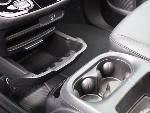 New 2026 Chrysler Pacifica Select image 23