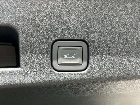 New 2026 Chevrolet Traverse LT w/ LPO, Floor Liner Package image 7