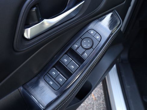 Used 2024 Nissan Rogue SV image 20