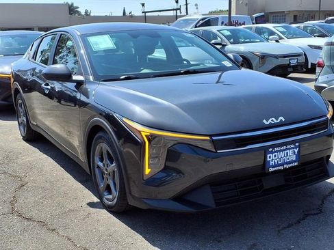 Used 2025 Kia K4 FWD image 3