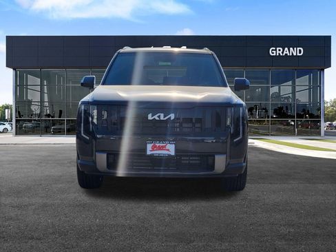New 2027 Kia Telluride S image 3