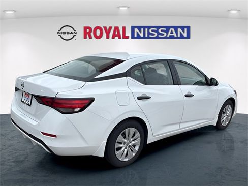 Used 2025 Nissan Sentra S image 7