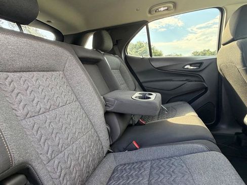 Used 2022 Chevrolet Equinox LT FWD image 17