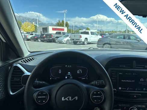 Used 2023 Kia Soul LX FWD image 20