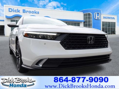 Used 2023 Honda Accord Touring image 1