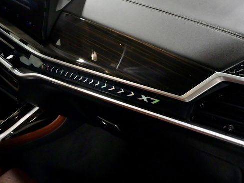 Used 2023 BMW X7 xDrive40i w/ Premium Package image 26