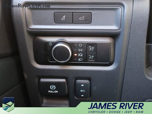 Used 2024 Ford Expedition Max XLT image 32