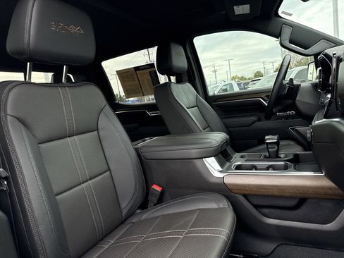 Certified 2025 Chevrolet Silverado 1500 High Country w/ Technology Package image 33