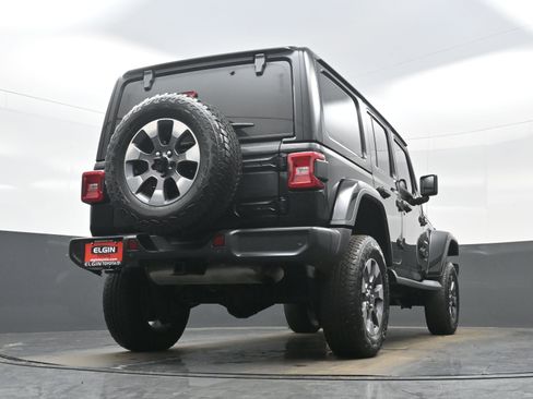 Used 2018 Jeep Wrangler Unlimited Sahara w/ Dual Top Group image 29