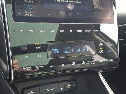 Used 2022 Hyundai Tucson Limited image 16