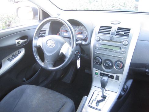 Used 2010 Toyota Corolla S image 30
