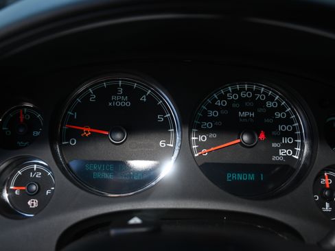 Used 2012 GMC Sierra 2500 Denali w/ Suspension Package, Off-Road image 14