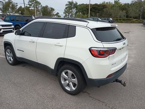 Used 2019 Jeep Compass Latitude image 3