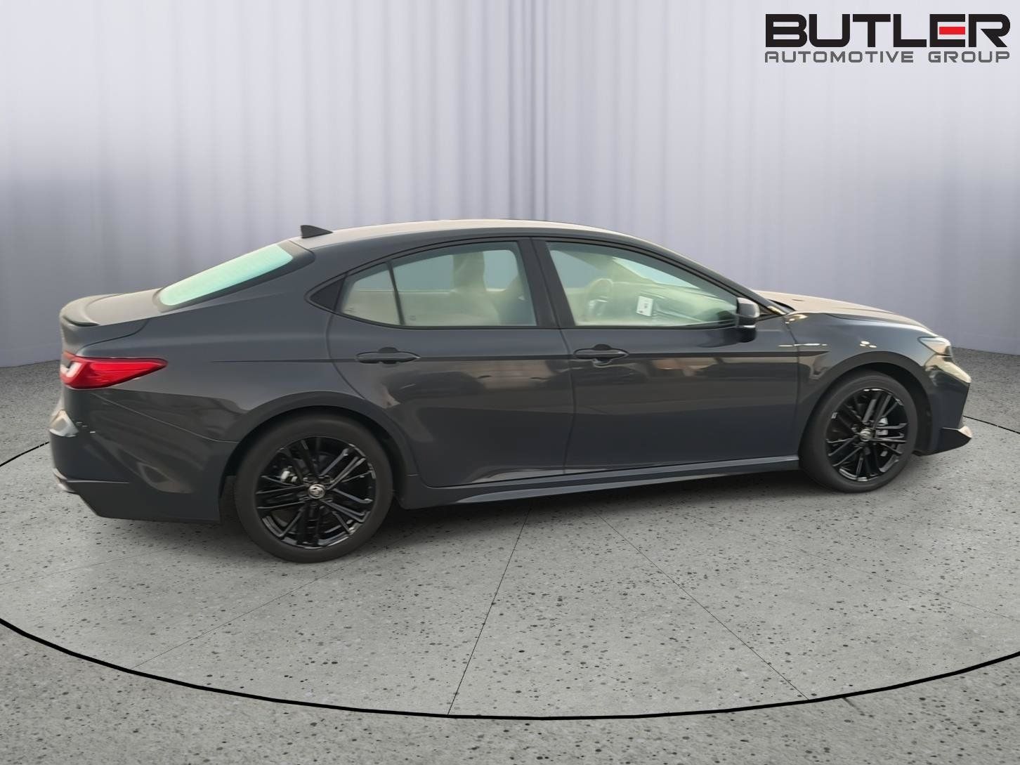 Used 2025 Toyota Camry SE FWD image 7