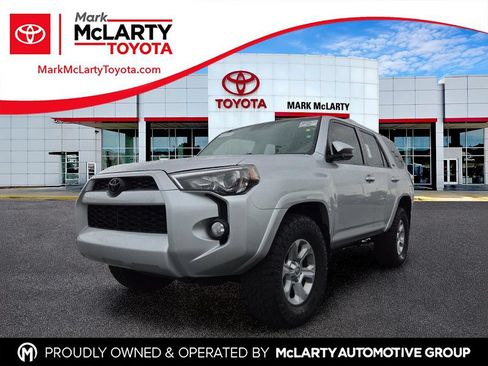 Used 2017 Toyota 4Runner SR5 AWD/4WD image 1