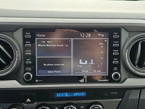 Used 2022 Toyota Tacoma TRD Off-Road w/ Technology Package image 11