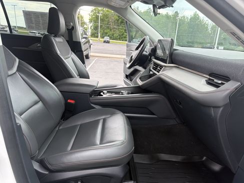 Used 2025 Ford Explorer Active w/ Active Comfort Package AWD/4WD image 33