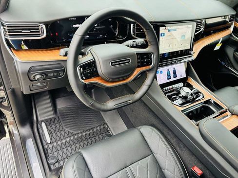 New 2024 Jeep Grand Wagoneer Series III image 18