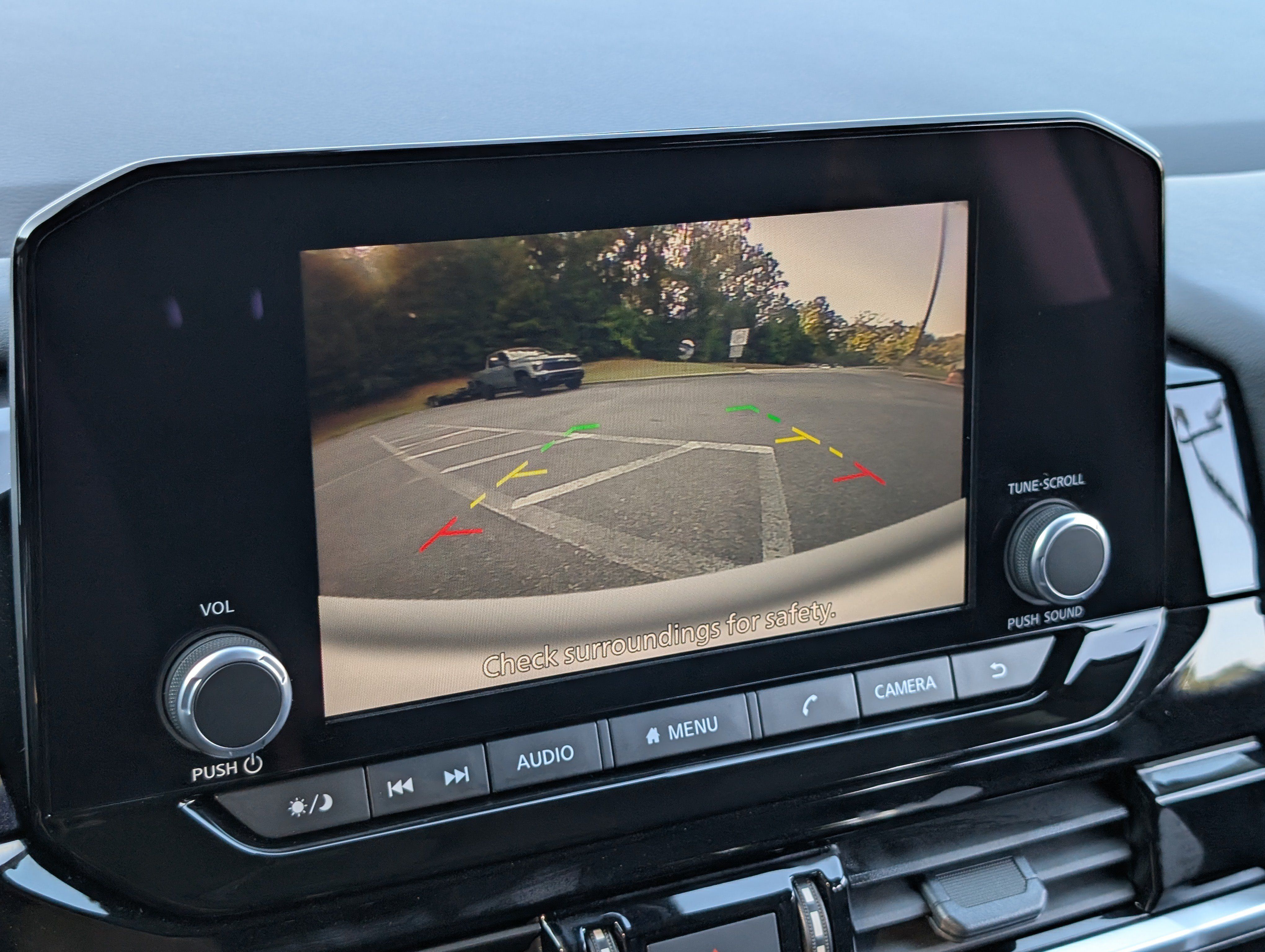 Used 2025 Nissan Pathfinder SV FWD image 29