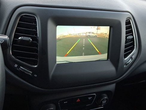 Used 2018 Jeep Compass Latitude w/ Popular Equipment Group image 4